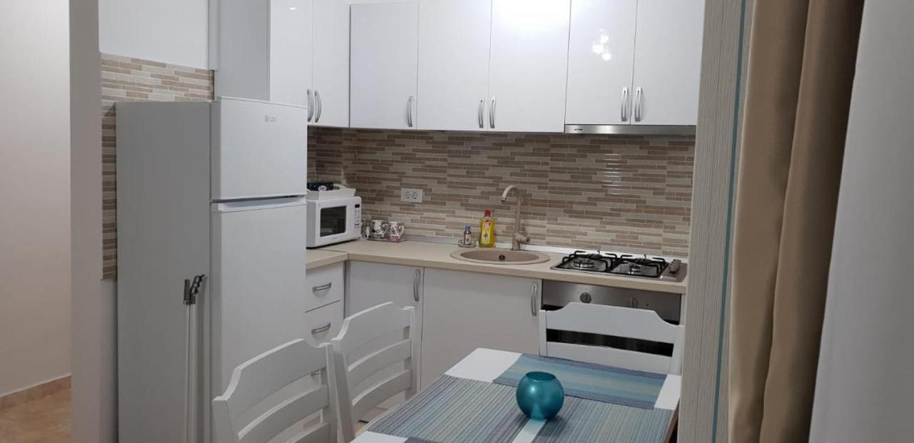 Apartament Laura Solid House Мамая Экстерьер фото